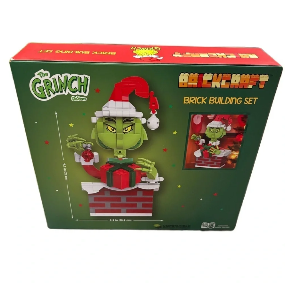Dr. Seuss The Grinch Brick Building Set NEW Chimney Santa Hat
